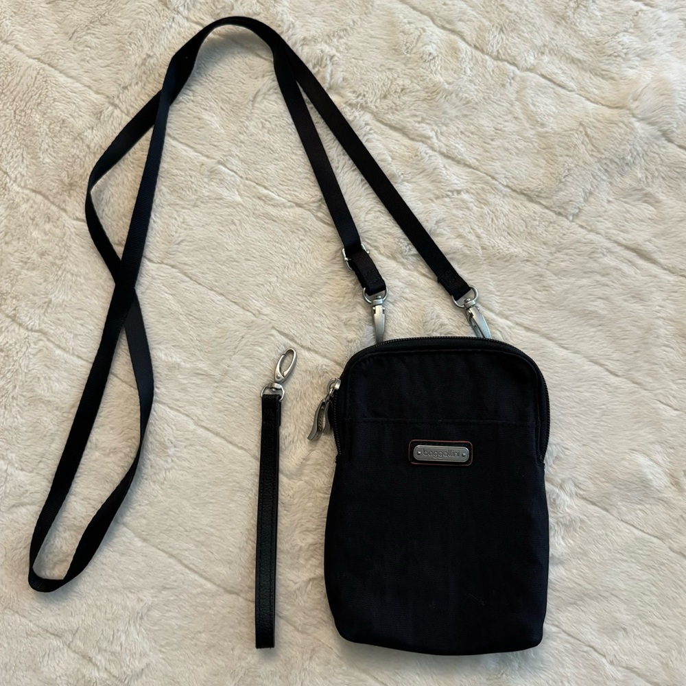 Baggalini black cheetah adjustable crossbody/wristlet strap, RFD